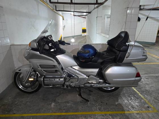 HONDA GL 1800 GOLD WING 
